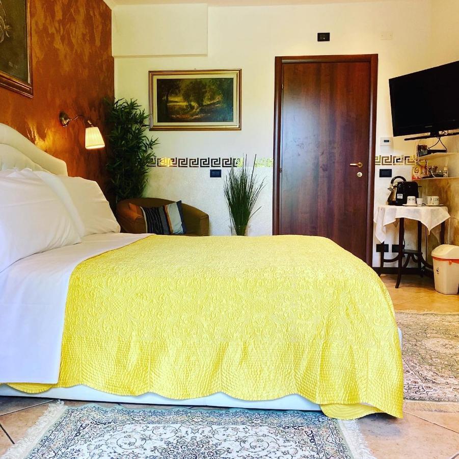 B&B Garda 4U Дезенцано-дель-Гарда Экстерьер фото