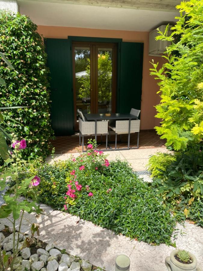 B&B Garda 4U Дезенцано-дель-Гарда Экстерьер фото