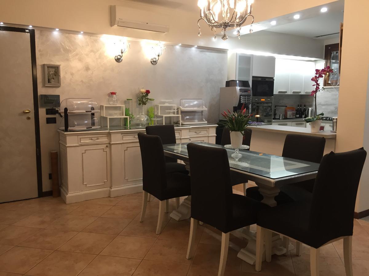 B&B Garda 4U Дезенцано-дель-Гарда Экстерьер фото