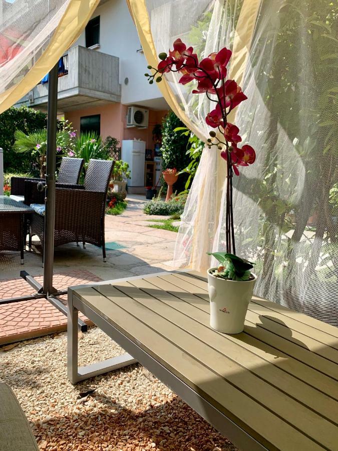 B&B Garda 4U Дезенцано-дель-Гарда Экстерьер фото