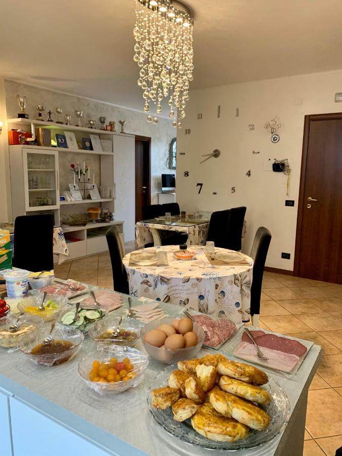 B&B Garda 4U Дезенцано-дель-Гарда Экстерьер фото