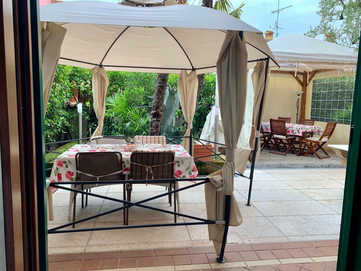 B&B Garda 4U Дезенцано-дель-Гарда Экстерьер фото