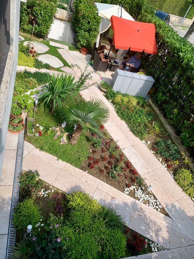 B&B Garda 4U Дезенцано-дель-Гарда Экстерьер фото