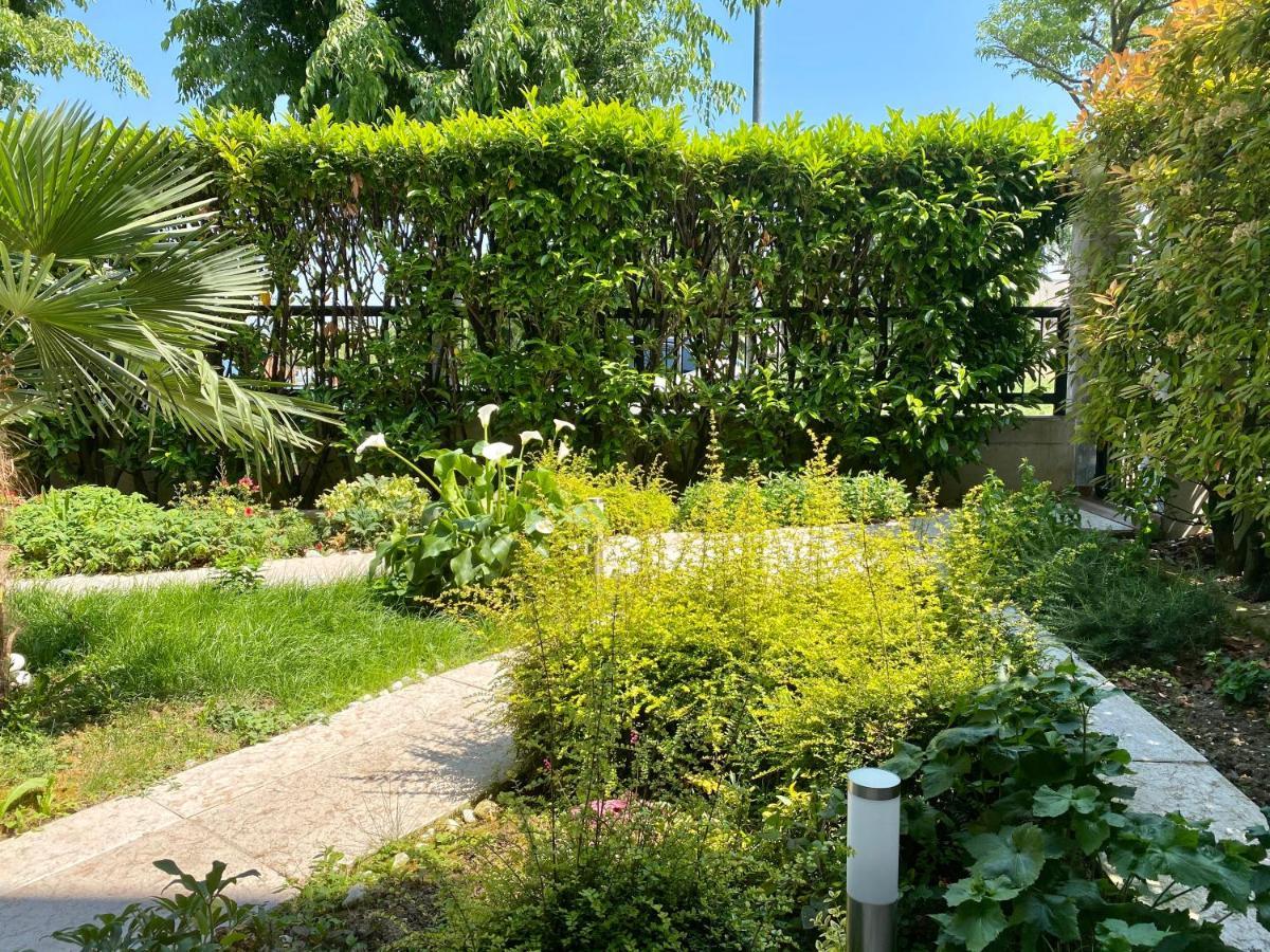 B&B Garda 4U Дезенцано-дель-Гарда Экстерьер фото